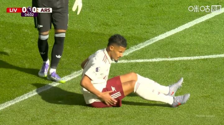 危险！萨利巴开场5分钟伤退，21岁莫斯克拉替补登场
